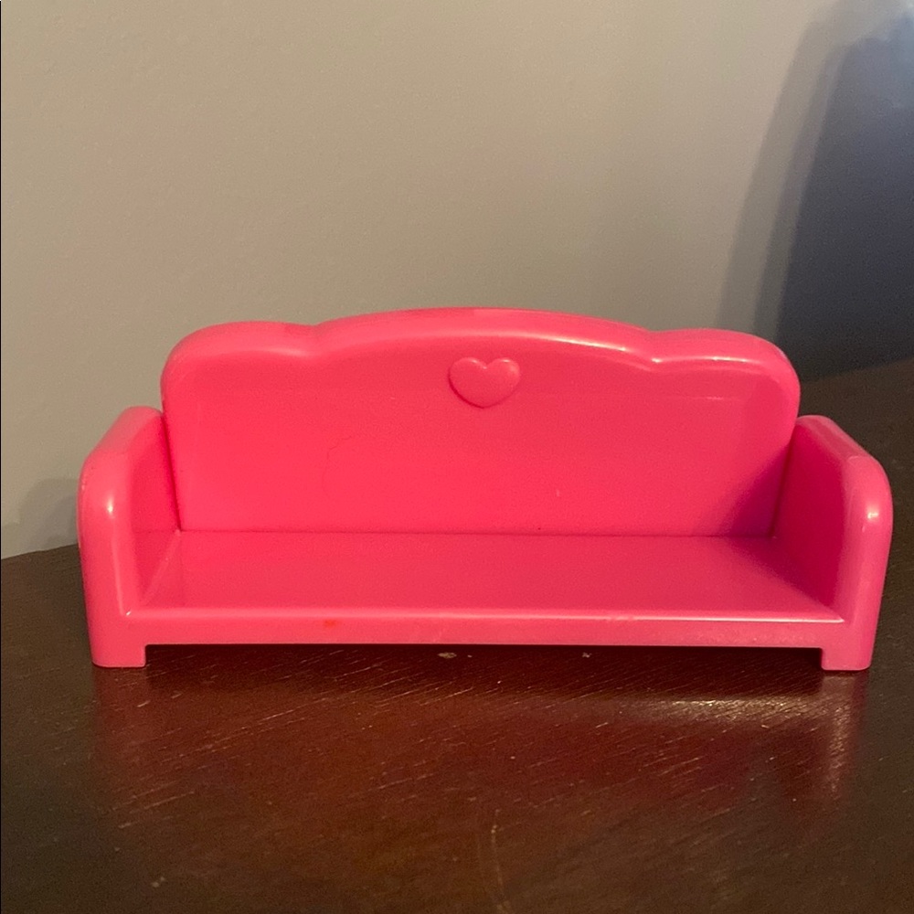 Li'l Woodzeez Living Room Pink Couch Doll Furniture Plastic 5.5x2.5”, plus chest
